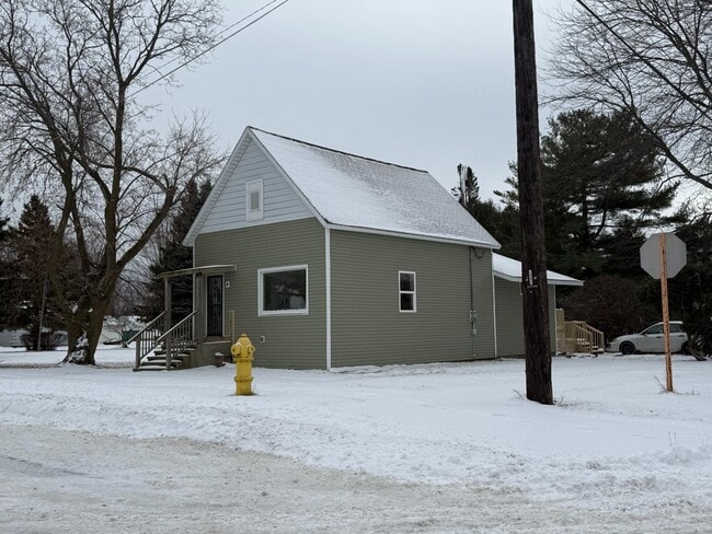 Building Photo - 235 Main St
