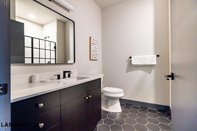 Building Photo - 55 Elm St