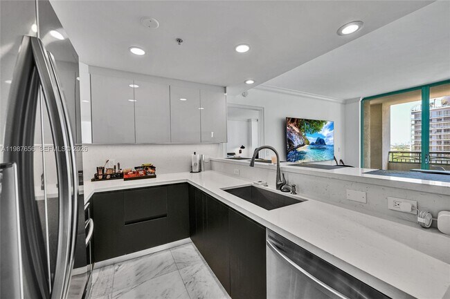 Building Photo - 3350 SW 27th Ave