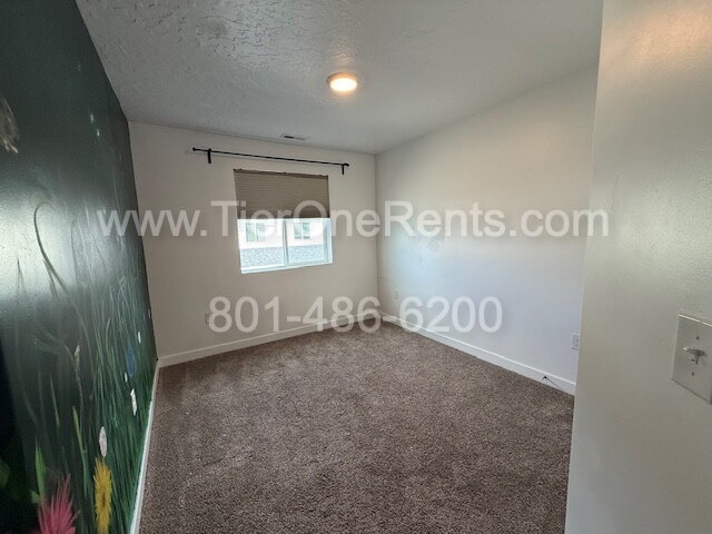 Building Photo - NO DEPOSIT option available for qualified renters!