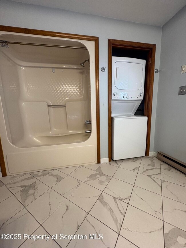 Building Photo - 559 Penn Ave