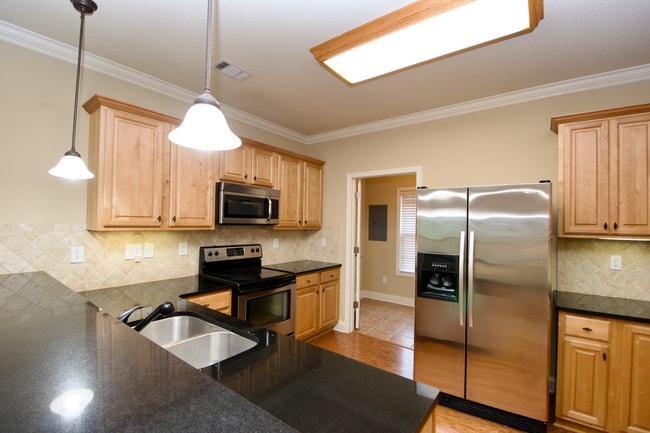 Building Photo - Downtown Auburn Living on West Glenn – Wal...
