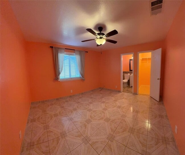 Building Photo - 5005 Daymon Ct