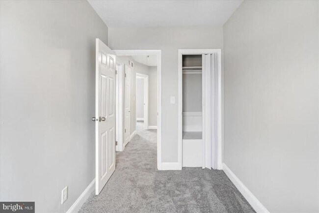 Building Photo - 403 Edmunds Way