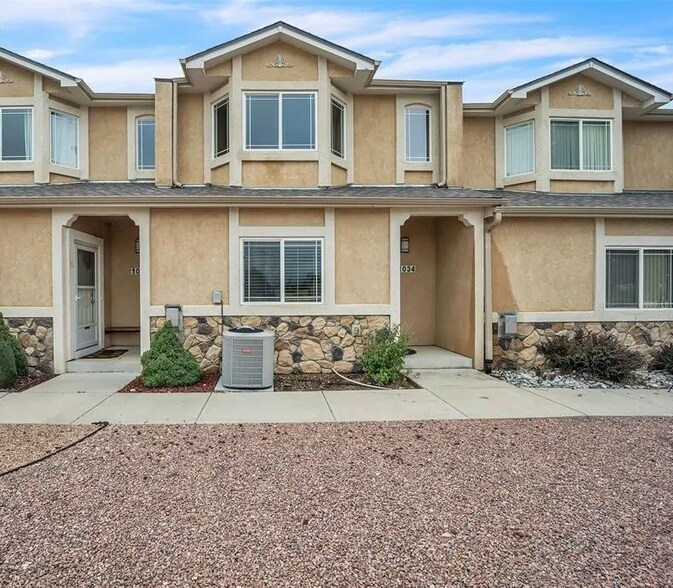 Building Photo - 1034 Fountain Mesa Rd