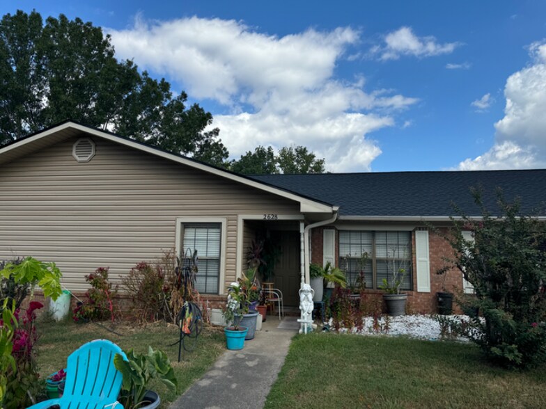 Primary Photo - 2628 W C St