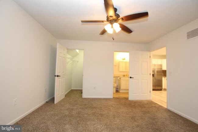 Building Photo - 117 Lakeside Dr