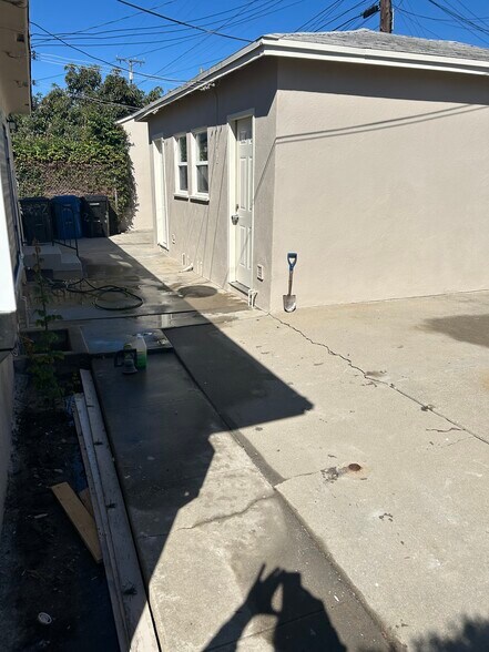 Building Photo - 3520 W Via Corona