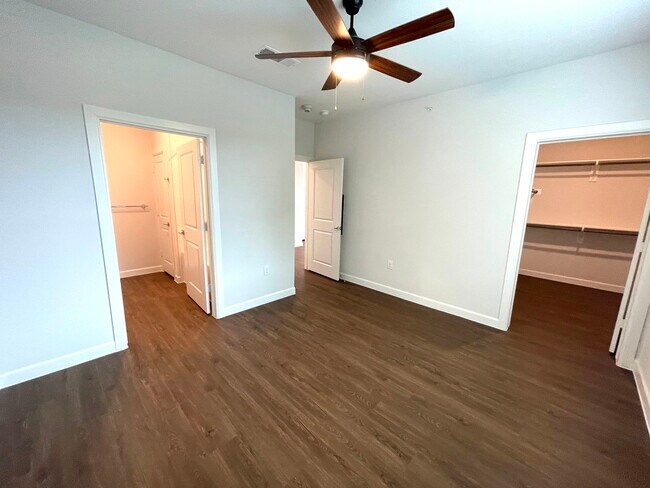 Building Photo - 2300 N Friendship Rd