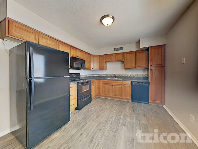 Building Photo - 3607 N 87th Ave