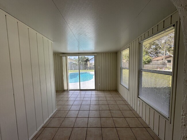 Building Photo - 3 bed, 2 bath pool home