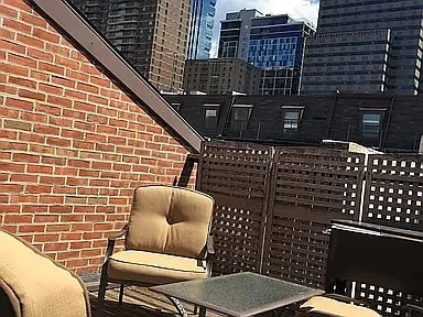 Building Photo - 2044 Appletree St