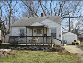 Building Photo - 1020 N Oakcrest Ave