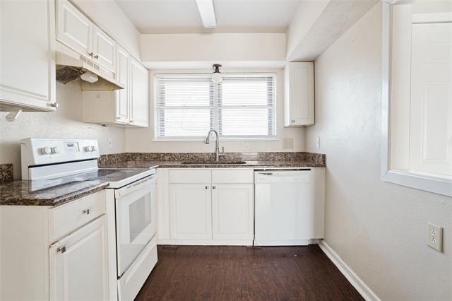 Building Photo - 8108 Redwood Dr