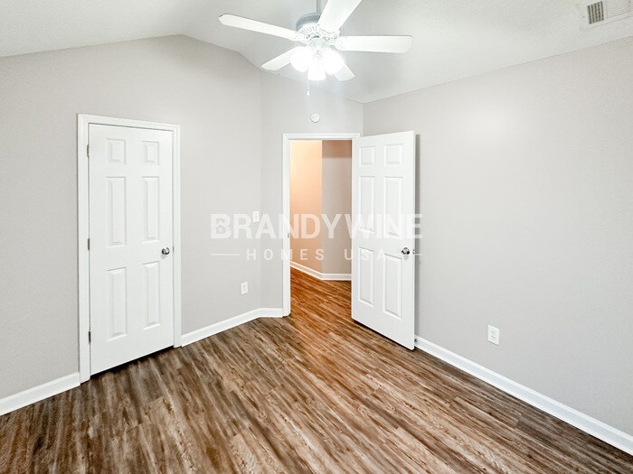 Building Photo - 5389 Sand Bar Ln