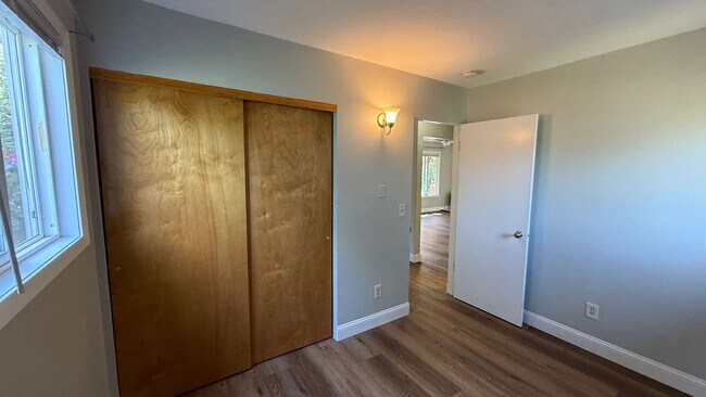 Building Photo - 2 bedroom Charming Single Family Home Multnomah Village Video Attached.