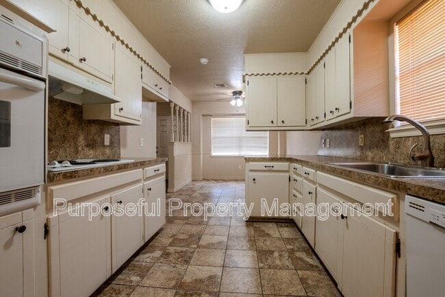 Building Photo - 202 Stanton Dr