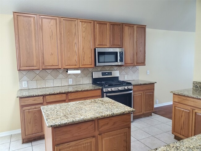 Building Photo - 2502 Suncreek Ln