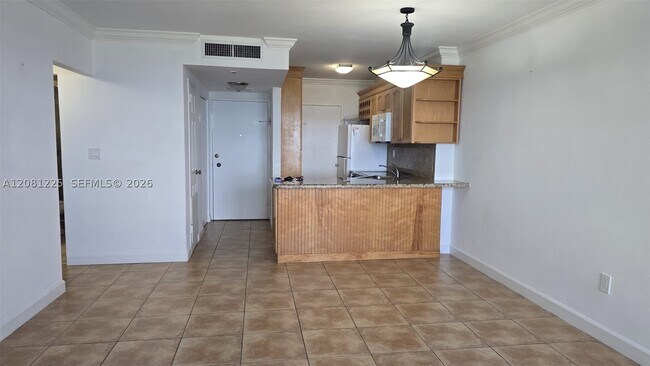 Building Photo - 2899 Collins Ave