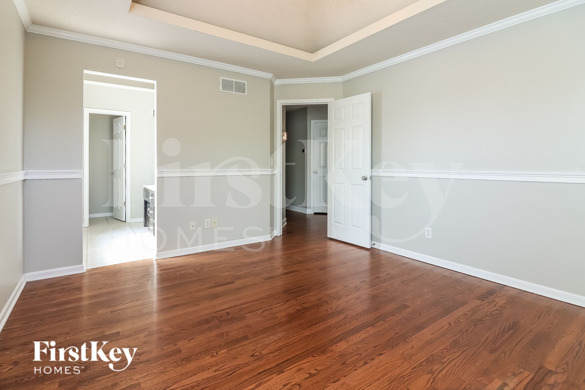 Building Photo - 1605 Cove Dr