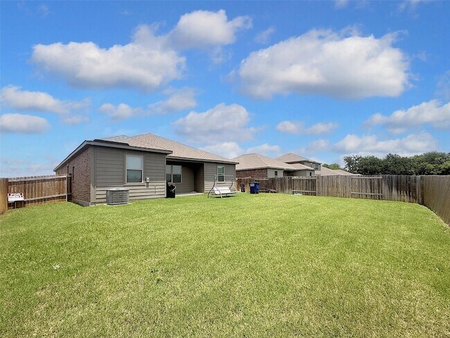 Building Photo - 1409 Park Trails Blvd