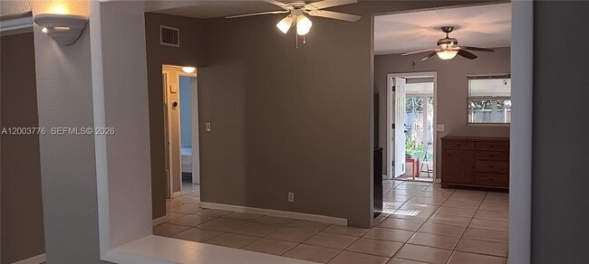 Building Photo - 1600 SW 14th St