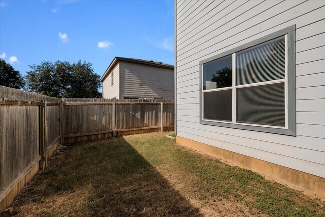 Building Photo - 102 Kenrock Ridge