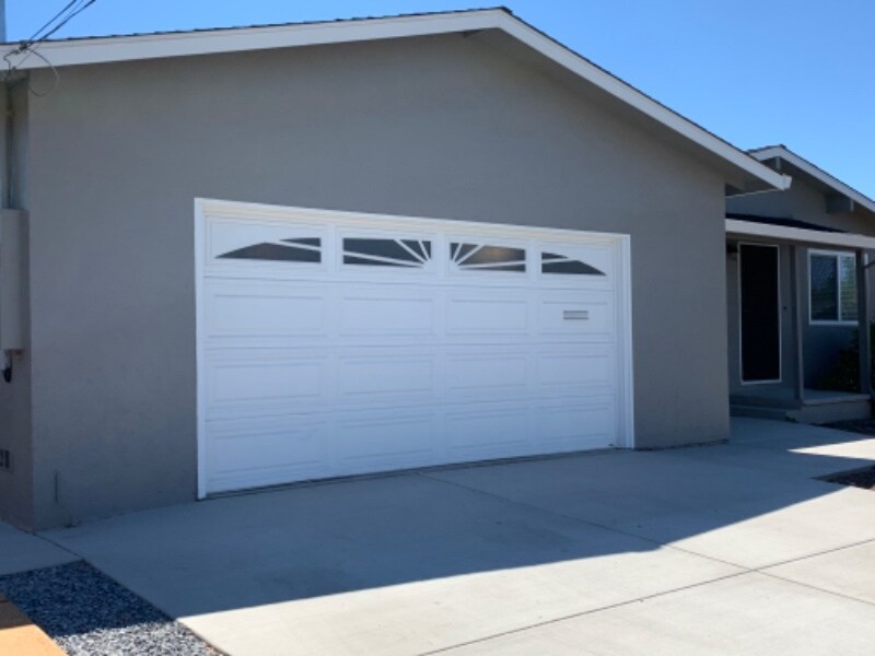 Building Photo - 528 Adrienne Dr