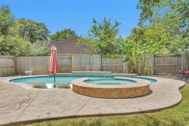 Building Photo - 16042 Glenbrook Knoll Ln