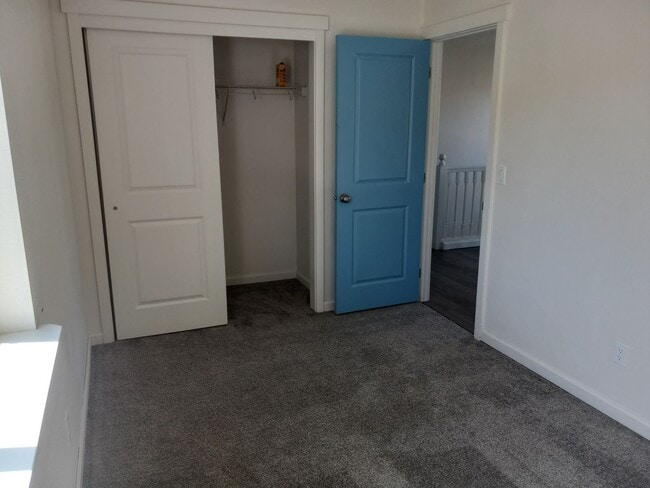 Building Photo - Stylish Comfort in the Heart of Pullman