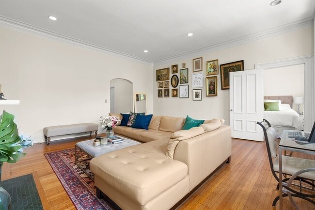 Building Photo - 133 Marlborough St