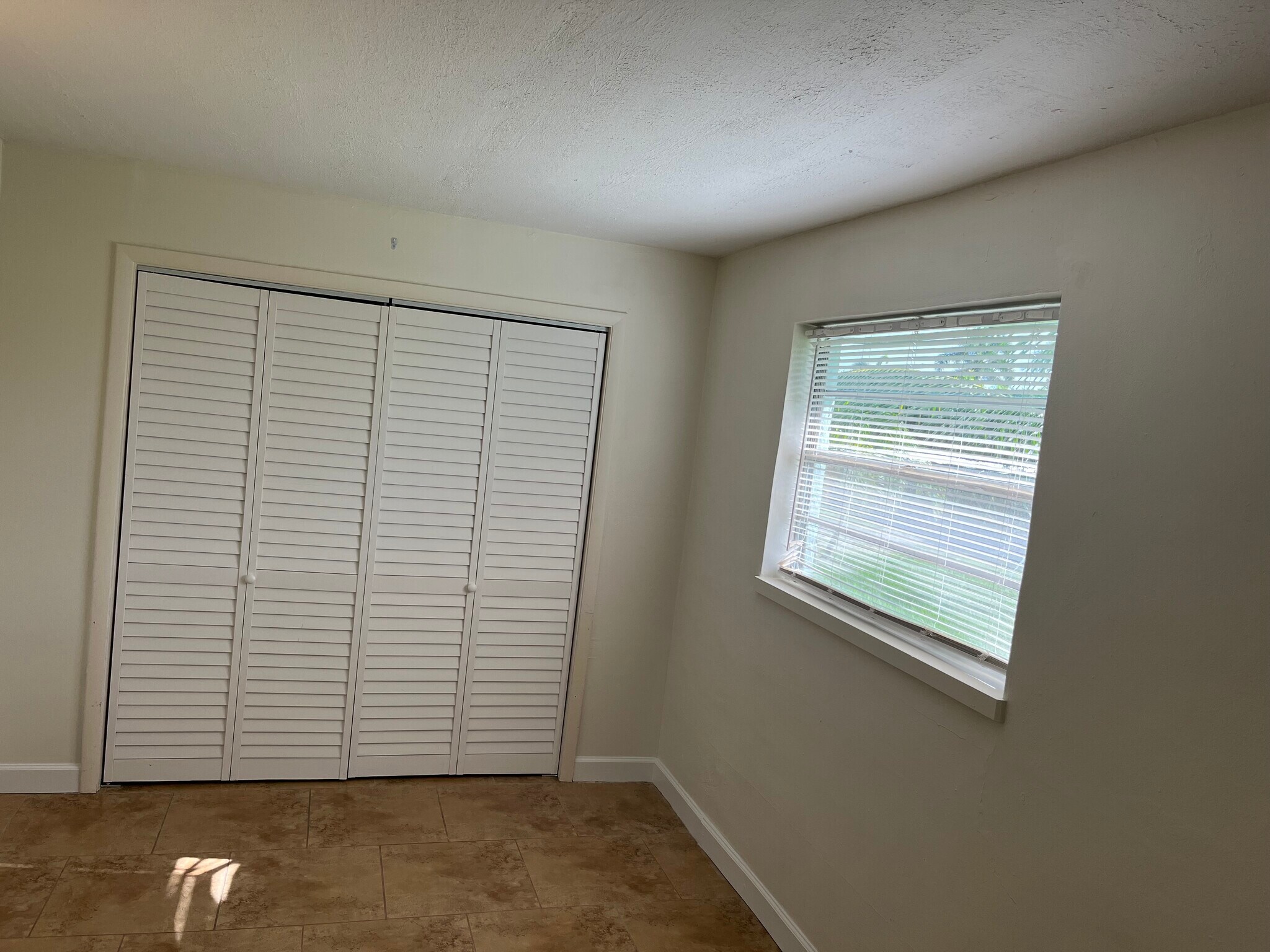 Bedroom 2 - 2658 Mangrove St