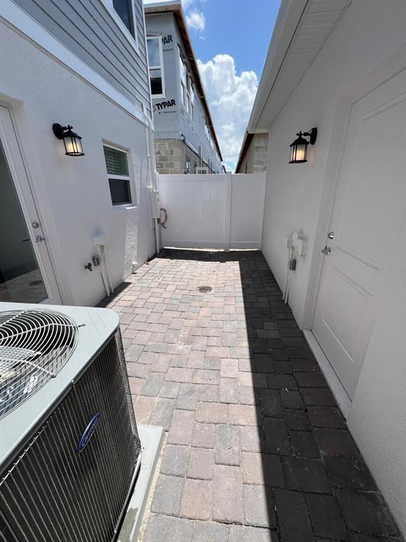 Building Photo - 7318 Ivy Tendril Ave