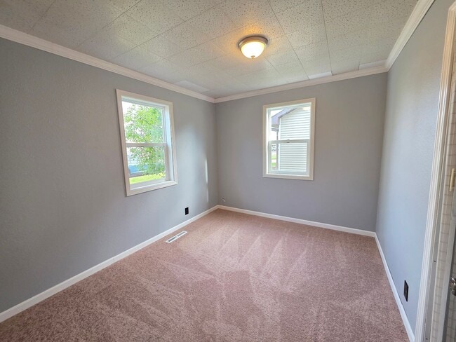 Building Photo - 3 Bed 1 Bath Single Family Home in Wiscons...