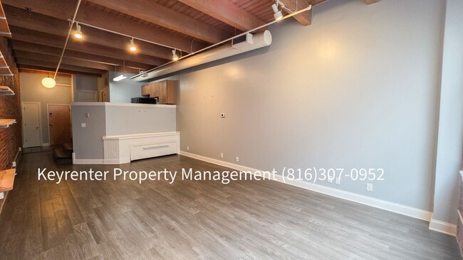 Building Photo - Cozy Downtown Studio | Heart of the City