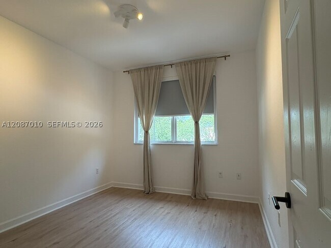 Building Photo - 8671 NW 112th Ct