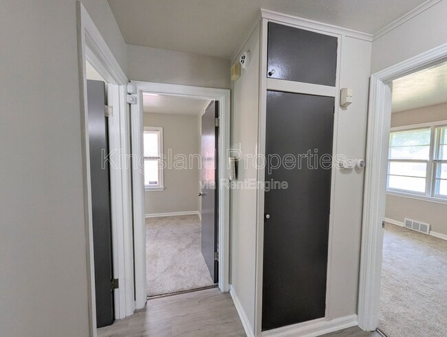 Building Photo - 9418 Pattonwood Dr