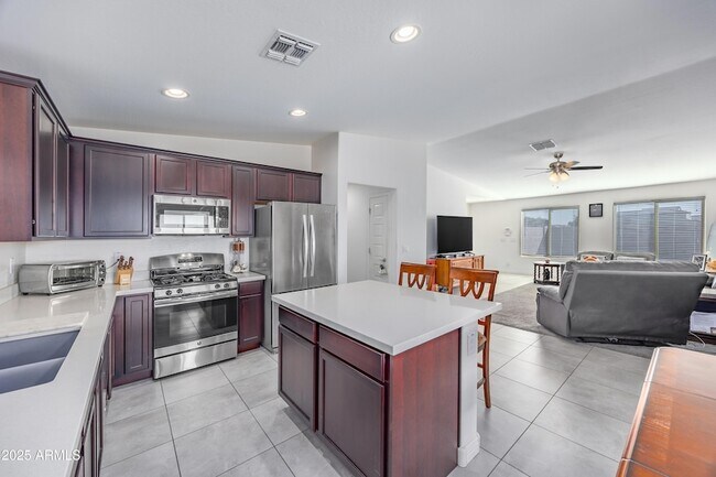 Building Photo - 18557 W Pueblo Ave