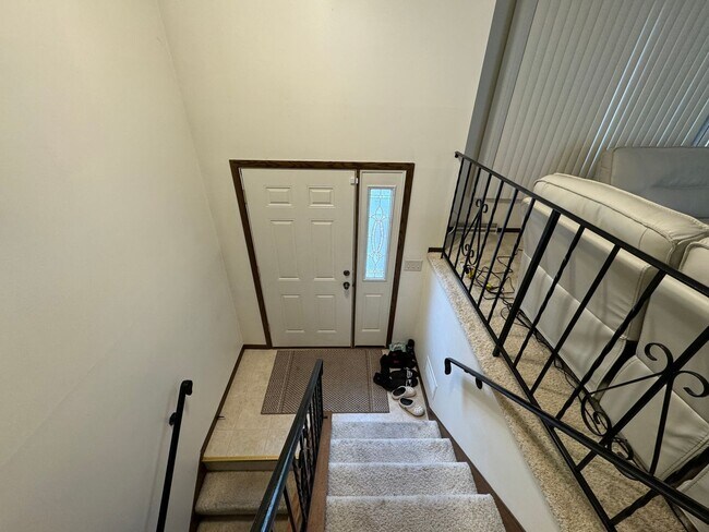 Building Photo - 4285 Evergreen Dr