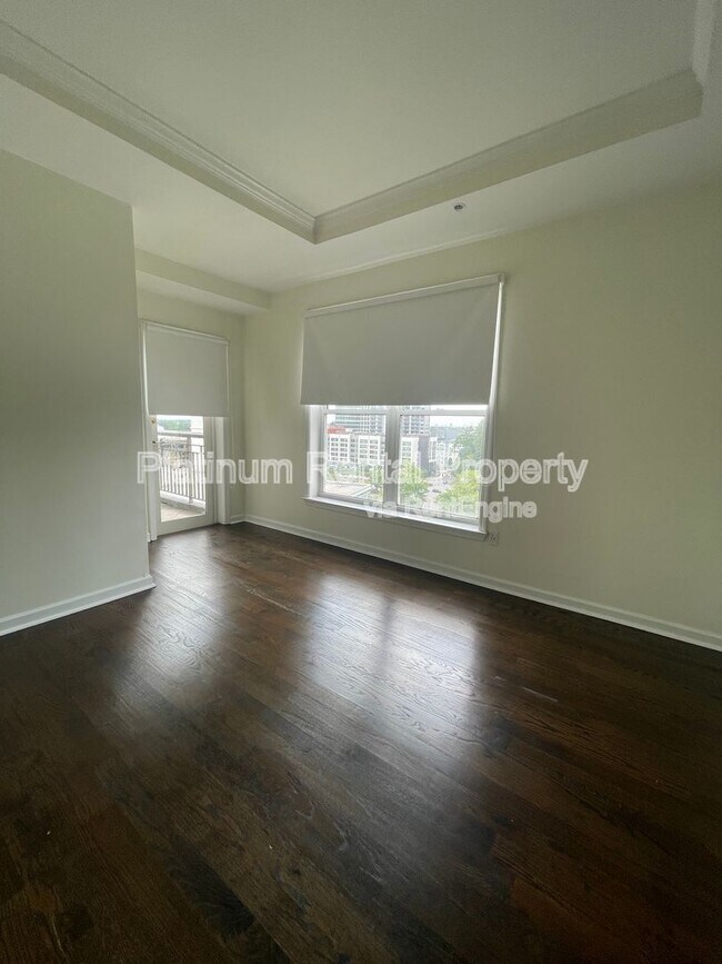 Building Photo - 3334 Peachtree Rd NE