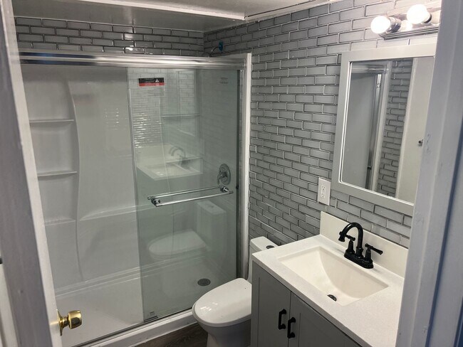 Building Photo - 2 Bedroom 1 Bath In Central Las Vegas