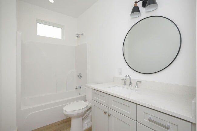 Building Photo - 114 Enchanted Way