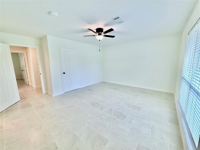 Building Photo - 6027 Beaudry Dr