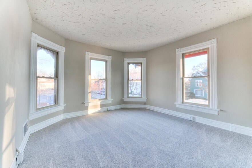 Building Photo - 434 West Park Ave