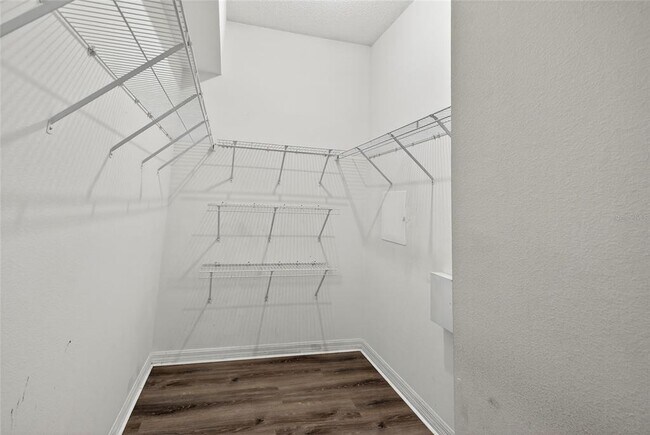 Building Photo - 4210 Harbor Lake Dr