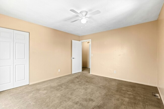 Building Photo - 6317 E 78th Way