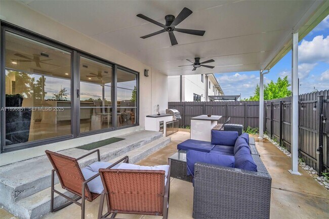 Building Photo - 1337 NW 3rd St