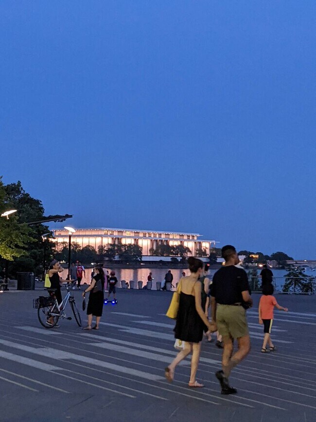 Building Photo - 3332 P St NW