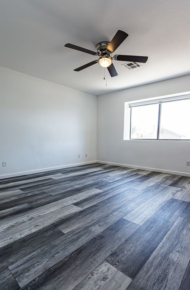 Building Photo - Henderson Home