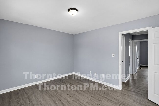 Building Photo - Newly Remodeled 3 Bedroom Townhouse